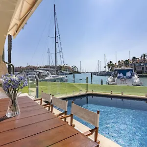 https://waterside-marina-apartment.es-andalucia.com